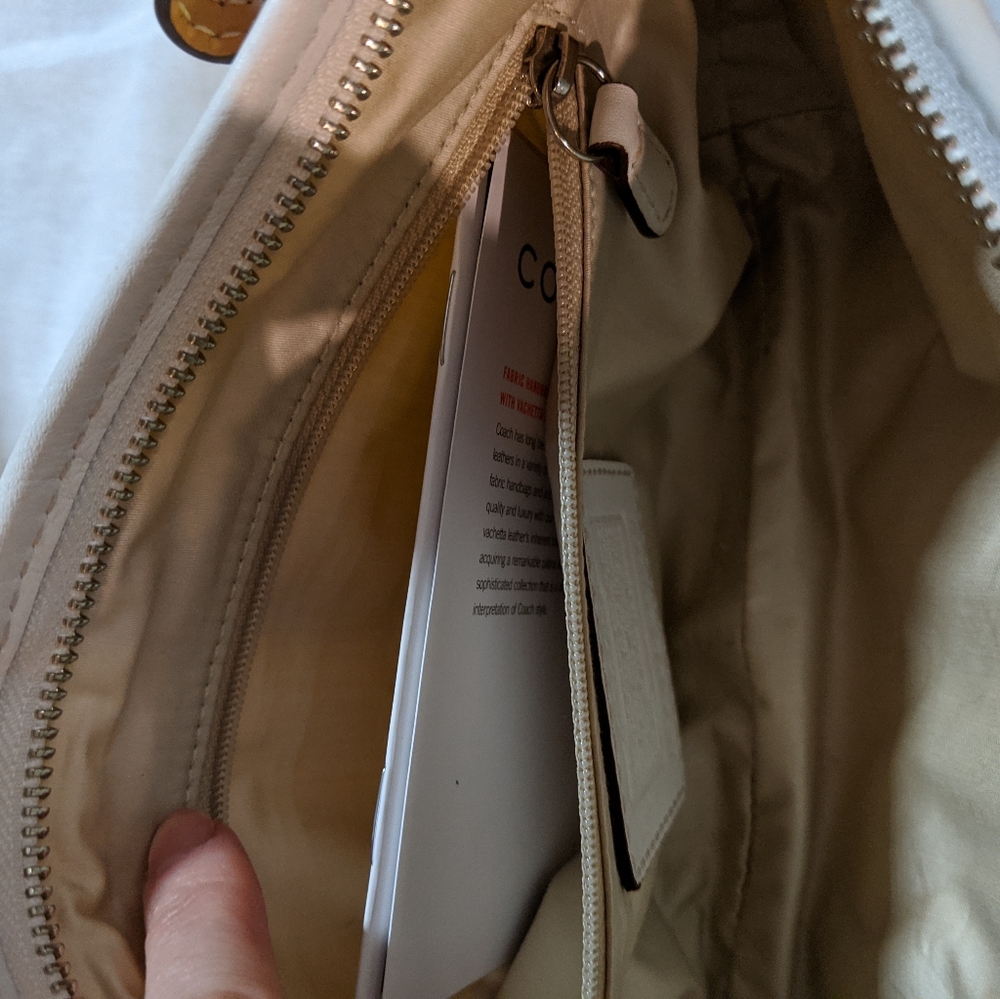 Coach Mini Hobo - Picture 4 of 11